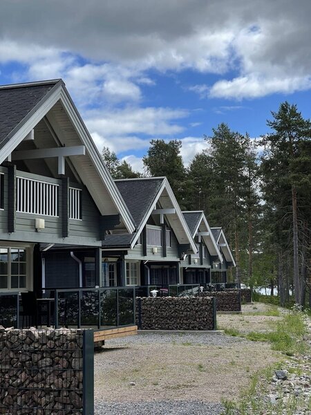 <b>Lasikaiteet</b>